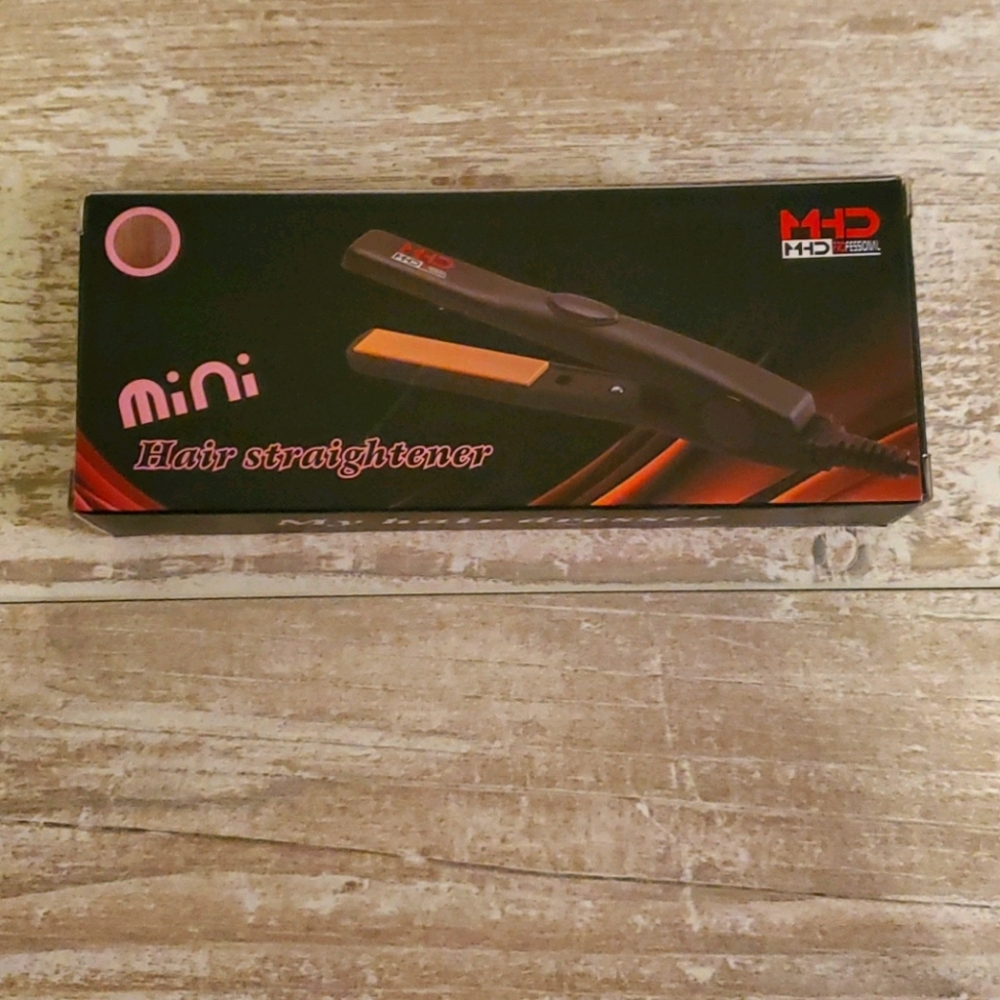 NWT MHD Mini Hair Straightener